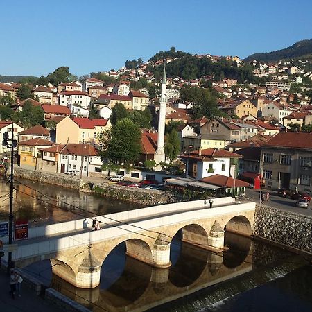 Toplik Sarajevo Bilik gambar